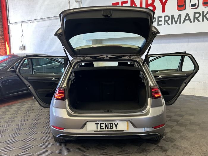 Volkswagen e-Golf e-Golf Hatchback 5dr Electric Auto (115 ps) Hatchback Electric SILVER