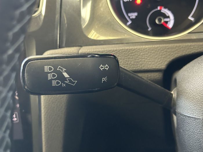 Volkswagen e-Golf e-Golf Hatchback 5dr Electric Auto (115 ps) Hatchback Electric SILVER