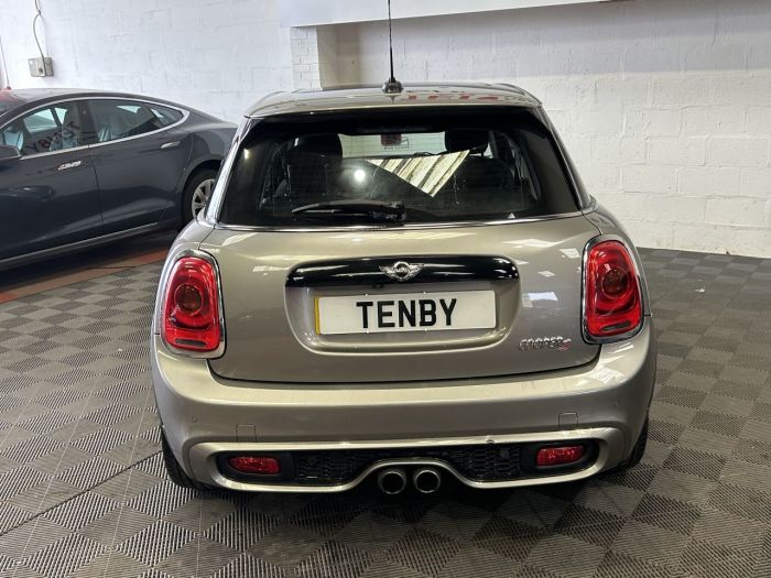 Mini Hatch 2.0 Cooper S Hatchback 5dr Petrol Auto Euro 6 (s/s) (192 ps) Hatchback Petrol SILVER