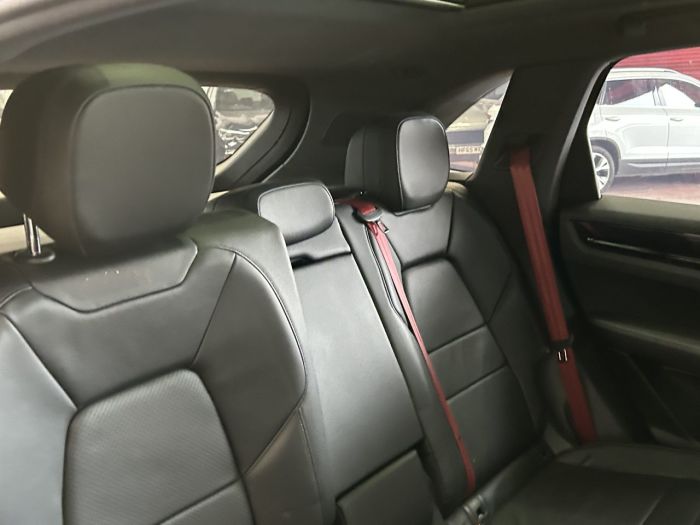 Porsche Cayenne 3.0T V6 SUV 5dr Petrol TiptronicS 4WD Euro 6 (s/s) (340 ps) SUV Petrol BLACK