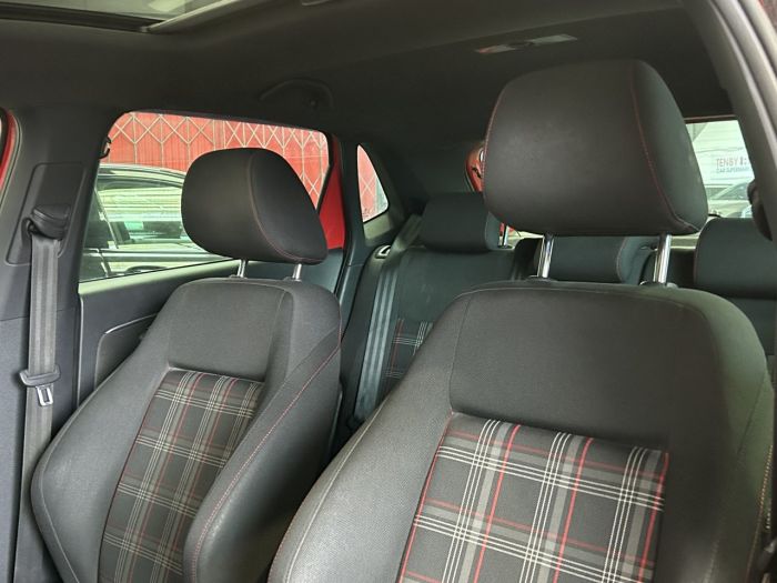 Volkswagen Polo 1.8 TSI BlueMotion Tech GTI Hatchback 5dr Petrol DSG Euro 6 (s/s) (192 ps) Hatchback Petrol RED