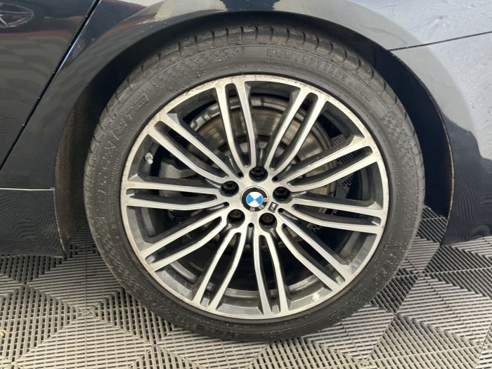 BMW 5 Series 2.0 520d M Sport Touring 5dr Diesel Auto Euro 6 (s/s) (190 ps) Estate Diesel BLACK