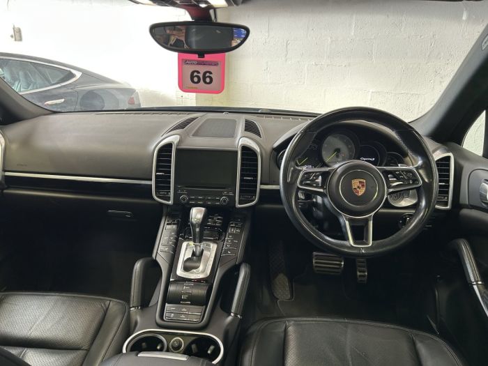Porsche Cayenne 3.0 V6 E-Hybrid S SUV 5dr Petrol Plug-in Hybrid TiptronicS 4WD Euro 6 (s/s) (416 ps) SUV Hybrid BLUE