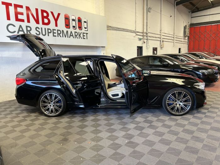 BMW 5 Series 3.0 530d M Sport Touring 5dr Diesel Auto xDrive Euro 6 (s/s) (265 ps) Estate Diesel BLACK