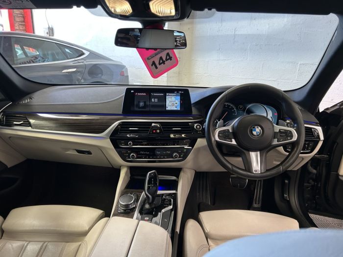 BMW 5 Series 3.0 530d M Sport Touring 5dr Diesel Auto xDrive Euro 6 (s/s) (265 ps) Estate Diesel BLACK