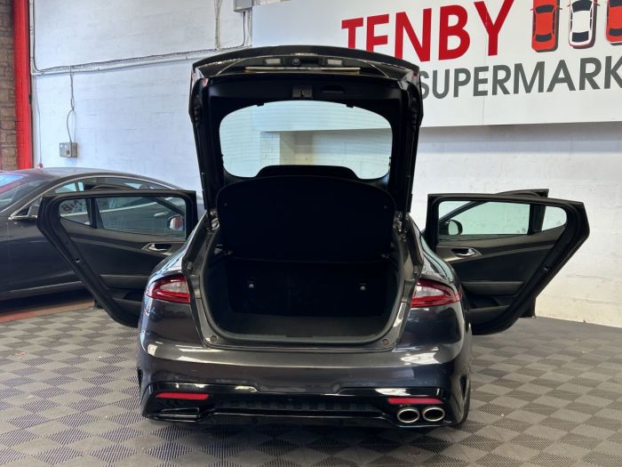 Kia Stinger 2.2 CRDi GT-Line Gran Turismo 5dr Diesel Auto Euro 6 (s/s) (197 bhp) Hatchback Diesel GREY