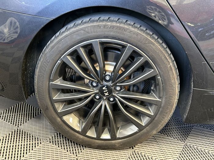 Kia Stinger 2.2 CRDi GT-Line Gran Turismo 5dr Diesel Auto Euro 6 (s/s) (197 bhp) Hatchback Diesel GREY