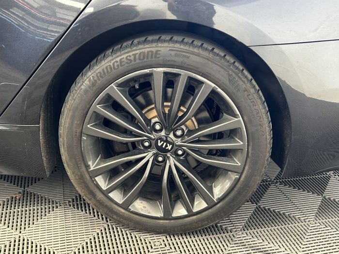 Kia Stinger 2.2 CRDi GT-Line Gran Turismo 5dr Diesel Auto Euro 6 (s/s) (197 bhp) Hatchback Diesel GREY