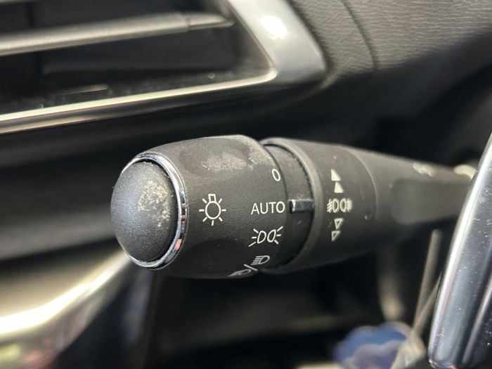 Peugeot 3008 1.6 13.2kWh GT SUV 5dr Petrol Plug-in Hybrid e-EAT 4WD Euro 6 (s/s) (300 ps) SUV Hybrid BLUE