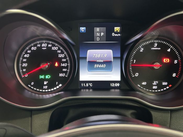 Mercedes-Benz GLC 2.1 GLC250d AMG Line (Premium Plus) SUV 5dr Diesel G-Tronic 4MATIC Euro 6 (s/s) (204 ps) SUV Diesel WHITE