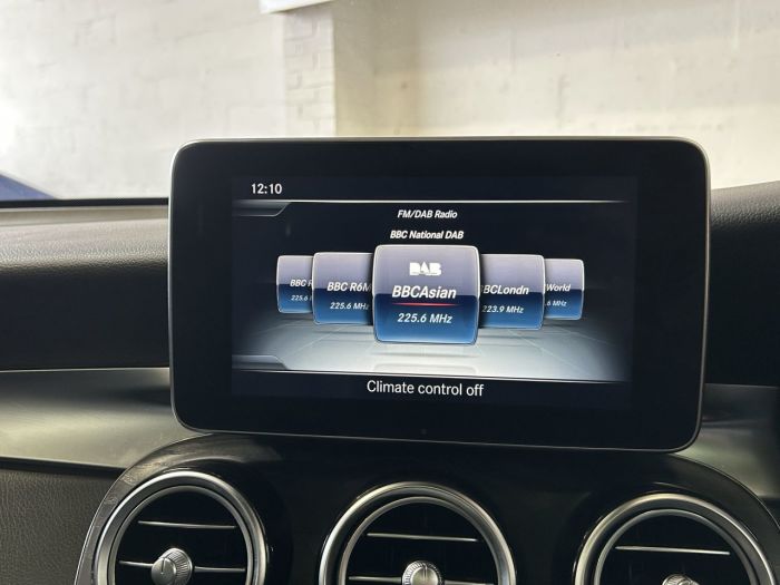 Mercedes-Benz GLC 2.1 GLC250d AMG Line (Premium Plus) SUV 5dr Diesel G-Tronic 4MATIC Euro 6 (s/s) (204 ps) SUV Diesel WHITE