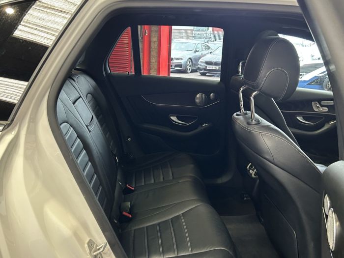 Mercedes-Benz GLC 2.1 GLC250d AMG Line (Premium Plus) SUV 5dr Diesel G-Tronic 4MATIC Euro 6 (s/s) (204 ps) SUV Diesel WHITE