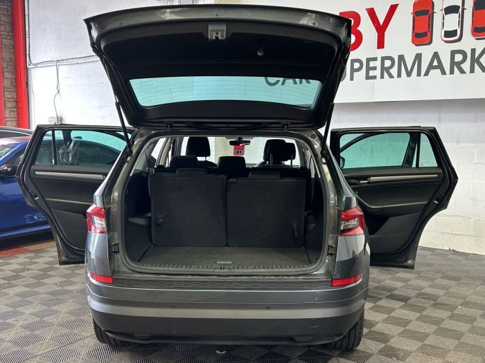 Skoda Kodiaq 2.0 TDI SE Technology SUV 5dr Diesel DSG 4WD Euro 6 (s/s) (7 Seat) (150 ps) SUV Diesel GREY