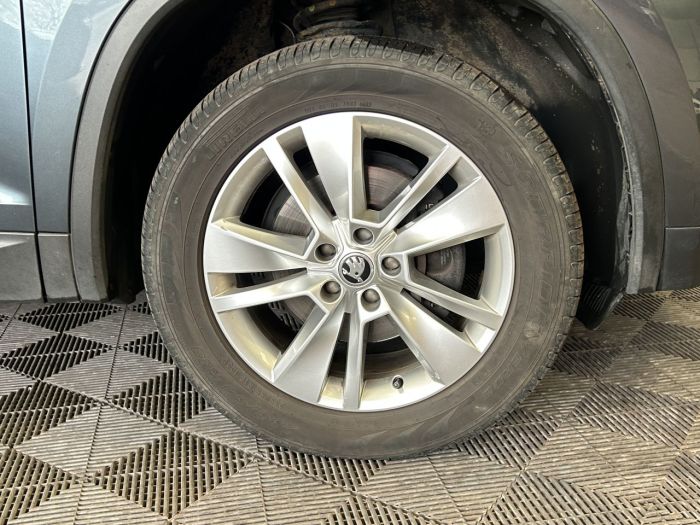 Skoda Kodiaq 2.0 TDI SE Technology SUV 5dr Diesel DSG 4WD Euro 6 (s/s) (7 Seat) (150 ps) SUV Diesel GREY