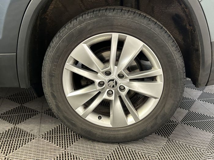 Skoda Kodiaq 2.0 TDI SE Technology SUV 5dr Diesel DSG 4WD Euro 6 (s/s) (7 Seat) (150 ps) SUV Diesel GREY