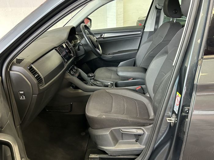 Skoda Kodiaq 2.0 TDI SE Technology SUV 5dr Diesel DSG 4WD Euro 6 (s/s) (7 Seat) (150 ps) SUV Diesel GREY