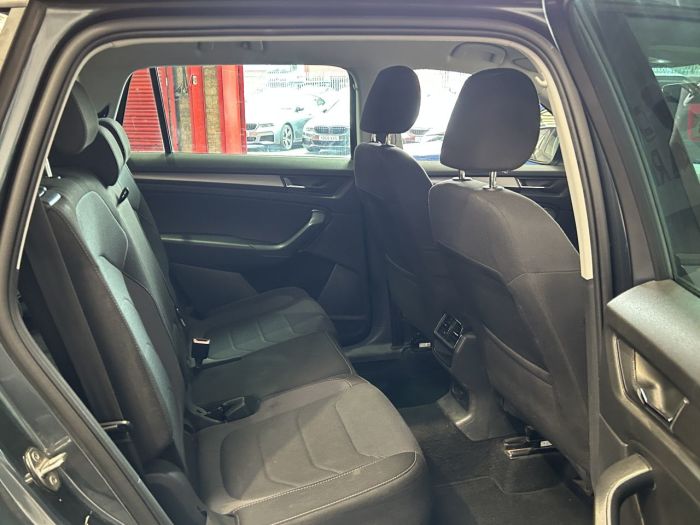 Skoda Kodiaq 2.0 TDI SE Technology SUV 5dr Diesel DSG 4WD Euro 6 (s/s) (7 Seat) (150 ps) SUV Diesel GREY