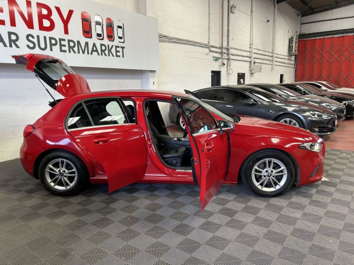 Mercedes-Benz A Class 1.3 A180 SE (Executive) Hatchback 5dr Petrol 7G-DCT Euro 6 (s/s) (136 ps) Hatchback Petrol RED