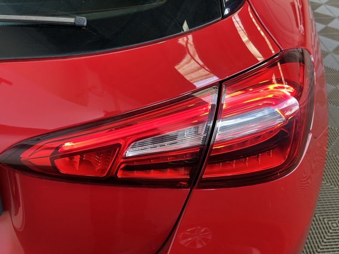 Mercedes-Benz A Class 1.3 A180 SE (Executive) Hatchback 5dr Petrol 7G-DCT Euro 6 (s/s) (136 ps) Hatchback Petrol RED