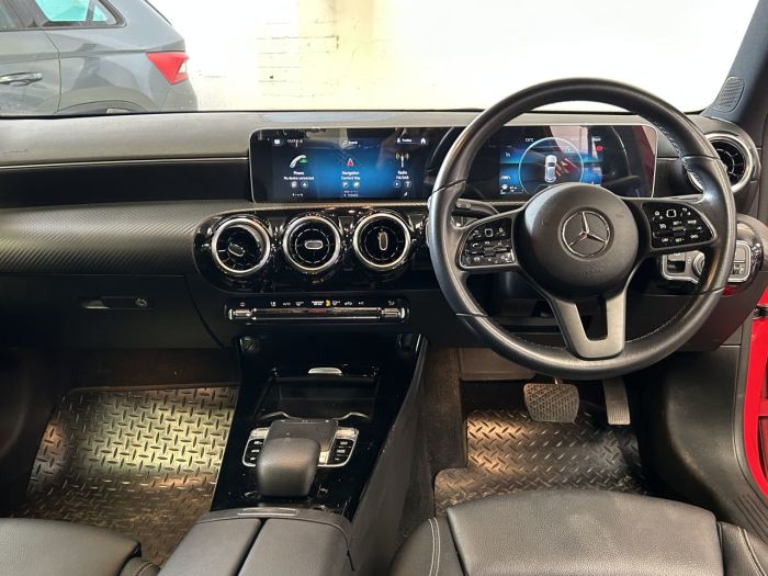 Mercedes-Benz A Class 1.3 A180 SE (Executive) Hatchback 5dr Petrol 7G-DCT Euro 6 (s/s) (136 ps) Hatchback Petrol RED