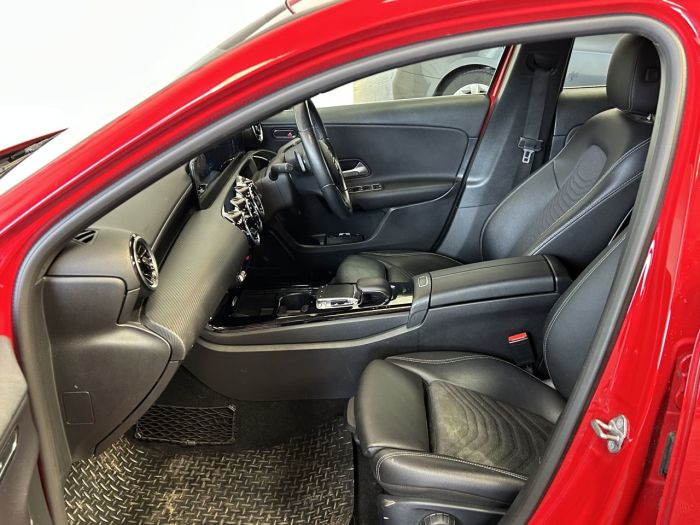 Mercedes-Benz A Class 1.3 A180 SE (Executive) Hatchback 5dr Petrol 7G-DCT Euro 6 (s/s) (136 ps) Hatchback Petrol RED