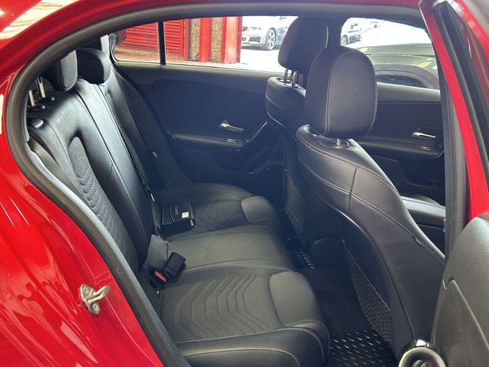 Mercedes-Benz A Class 1.3 A180 SE (Executive) Hatchback 5dr Petrol 7G-DCT Euro 6 (s/s) (136 ps) Hatchback Petrol RED