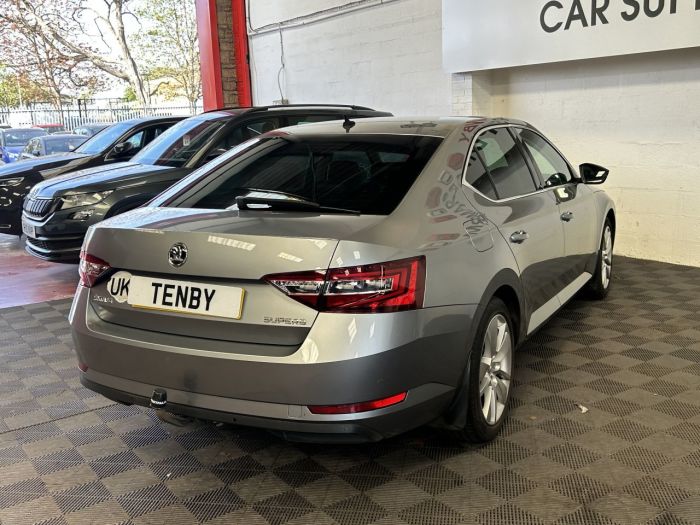 Skoda Superb 2.0 TDI SE L Executive Hatchback 5dr Diesel DSG Euro 6 (s/s) (190 ps) Hatchback Diesel GREY