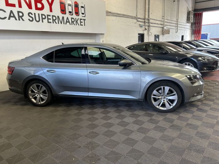 Skoda Superb 2.0 TDI SE L Executive Hatchback 5dr Diesel DSG Euro 6 (s/s) (190 ps) Hatchback Diesel GREY