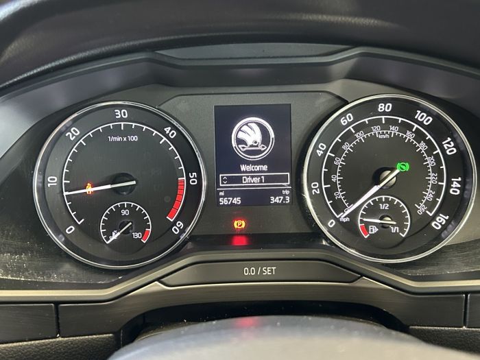 Skoda Superb 2.0 TDI SE L Executive Hatchback 5dr Diesel DSG Euro 6 (s/s) (190 ps) Hatchback Diesel GREY