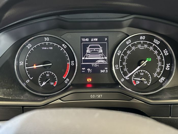 Skoda Superb 2.0 TDI SE L Executive Hatchback 5dr Diesel DSG Euro 6 (s/s) (190 ps) Hatchback Diesel GREY