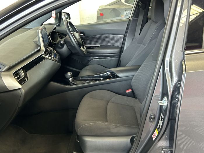 Toyota C-HR 1.8 VVT-h Dynamic SUV 5dr Petrol Hybrid CVT Euro 6 (s/s) (122 ps) SUV Hybrid GREY
