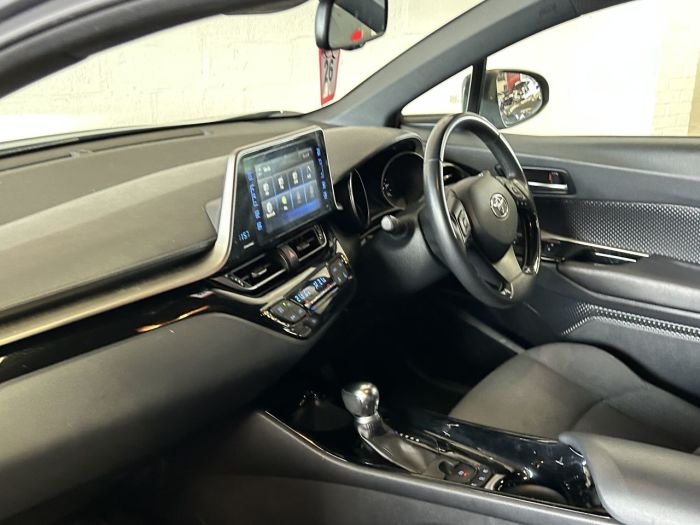 Toyota C-HR 1.8 VVT-h Dynamic SUV 5dr Petrol Hybrid CVT Euro 6 (s/s) (122 ps) SUV Hybrid GREY