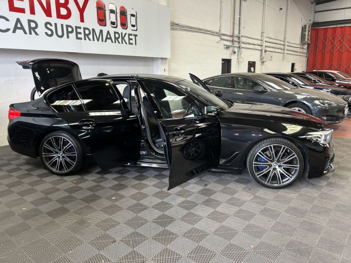 BMW 5 Series 3.0 530d M Sport Saloon 4dr Diesel Auto Euro 6 (s/s) (265 ps) Saloon Diesel BLACK
