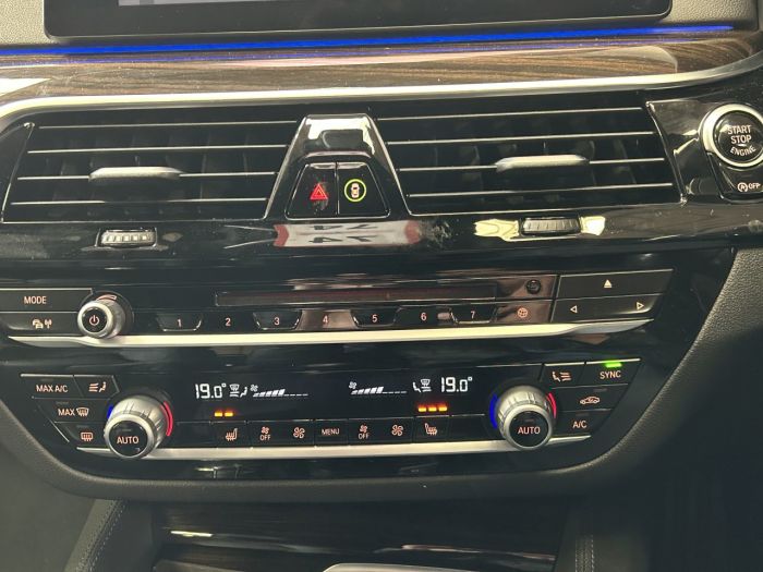 BMW 5 Series 3.0 530d M Sport Saloon 4dr Diesel Auto Euro 6 (s/s) (265 ps) Saloon Diesel BLACK