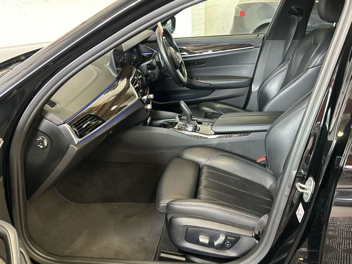 BMW 5 Series 3.0 530d M Sport Saloon 4dr Diesel Auto Euro 6 (s/s) (265 ps) Saloon Diesel BLACK