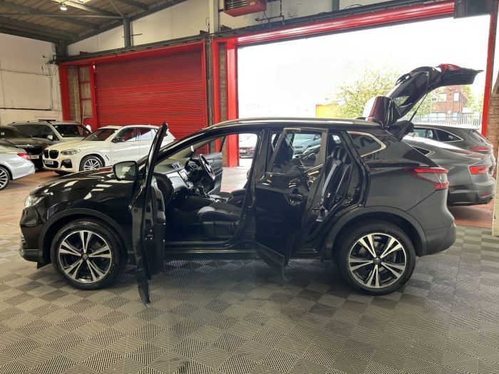 Nissan Qashqai 1.2 DIG-T N-Connecta SUV 5dr Petrol XTRON Euro 6 (s/s) (115 ps) SUV Petrol BLACK