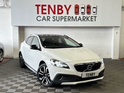 Volvo V40 Cross Country 2.0 D3 Pro Hatchback 5dr Diesel Auto Euro 6 (s/s) (150 ps) Hatchback Diesel WHITEVolvo V40 Cross Country 2.0 D3 Pro Hatchback 5dr Diesel Auto Euro 6 (s/s) (150 ps) Hatchback Diesel WHITE at Motor Finance 4u Tunbridge Wells