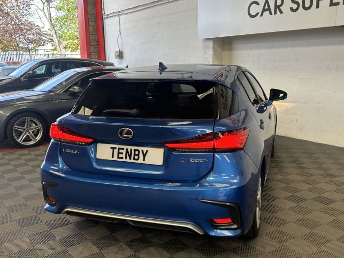 Lexus CT 1.8 200h Luxury Hatchback 5dr Petrol Hybrid E-CVT Euro 6 (s/s) (136 ps) Hatchback Hybrid BLUE