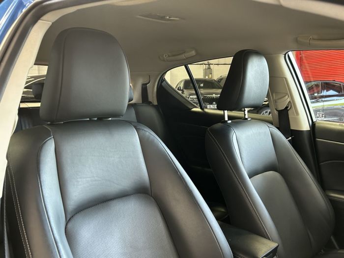 Lexus CT 1.8 200h Luxury Hatchback 5dr Petrol Hybrid E-CVT Euro 6 (s/s) (136 ps) Hatchback Hybrid BLUE