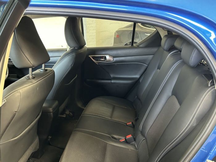 Lexus CT 1.8 200h Luxury Hatchback 5dr Petrol Hybrid E-CVT Euro 6 (s/s) (136 ps) Hatchback Hybrid BLUE
