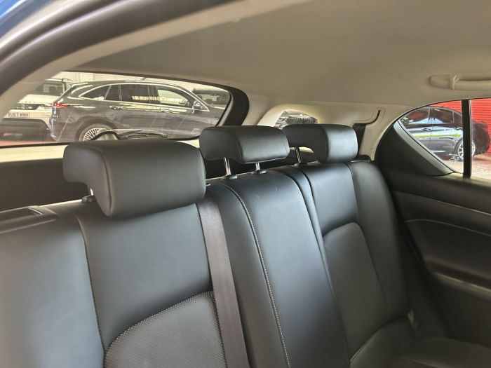 Lexus CT 1.8 200h Luxury Hatchback 5dr Petrol Hybrid E-CVT Euro 6 (s/s) (136 ps) Hatchback Hybrid BLUE