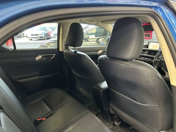 Lexus CT 1.8 200h Luxury Hatchback 5dr Petrol Hybrid E-CVT Euro 6 (s/s) (136 ps) Hatchback Hybrid BLUE