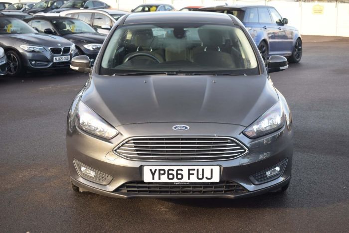 Ford Focus 1.5 TDCi Zetec Powershift (s/s) 5dr Auto Hatchback Diesel Grey