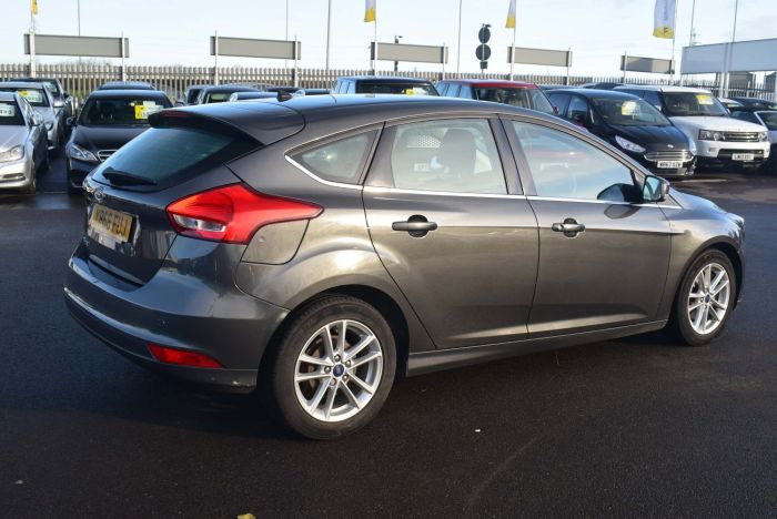 Ford Focus 1.5 TDCi Zetec Powershift (s/s) 5dr Auto Hatchback Diesel Grey