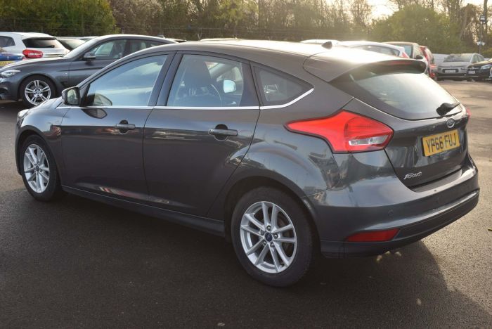 Ford Focus 1.5 TDCi Zetec Powershift (s/s) 5dr Auto Hatchback Diesel Grey