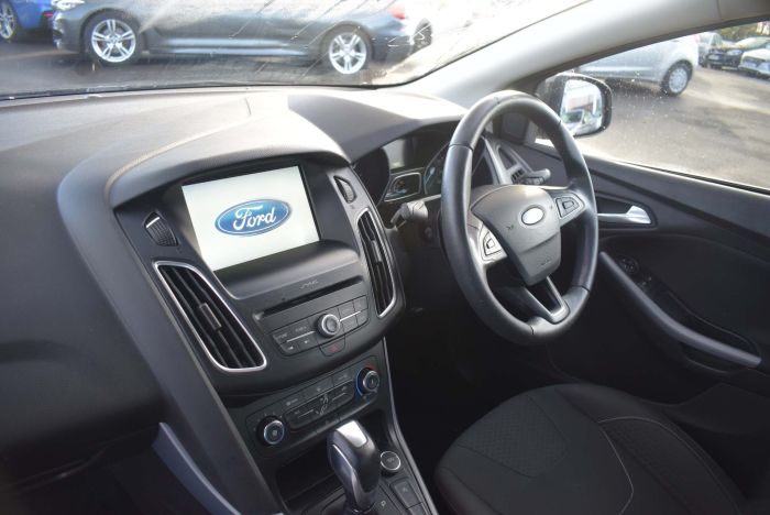 Ford Focus 1.5 TDCi Zetec Powershift (s/s) 5dr Auto Hatchback Diesel Grey