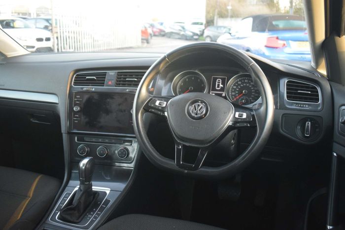 Volkswagen Golf 1.5 TSI EVO SE Nav DSG (s/s) 5dr Auto Hatchback Petrol Black